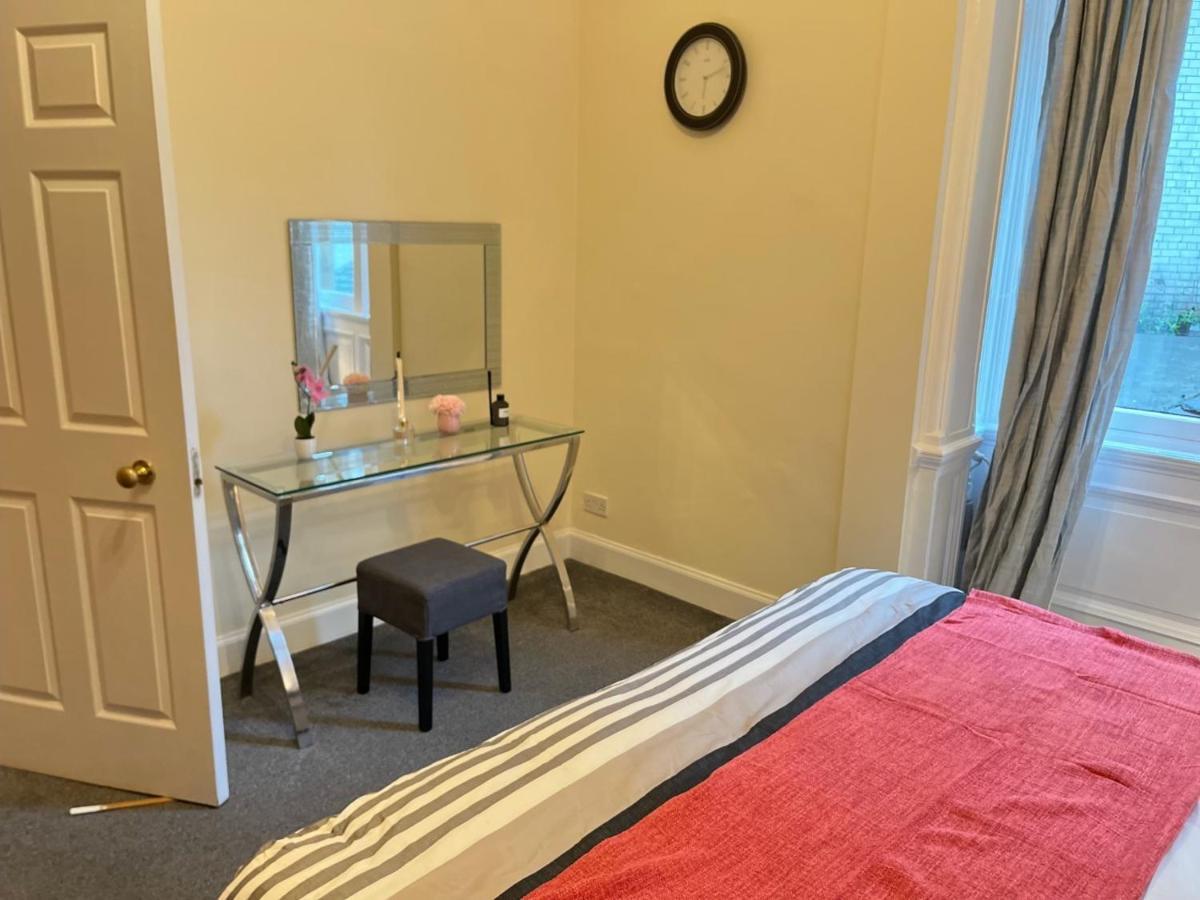 Royal Mile Mansions 2 Bedroom - Edinburgh City Centre Esterno foto
